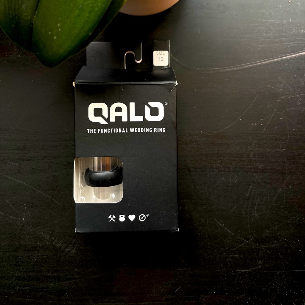 Qualo Silicone Ring in Black size 10